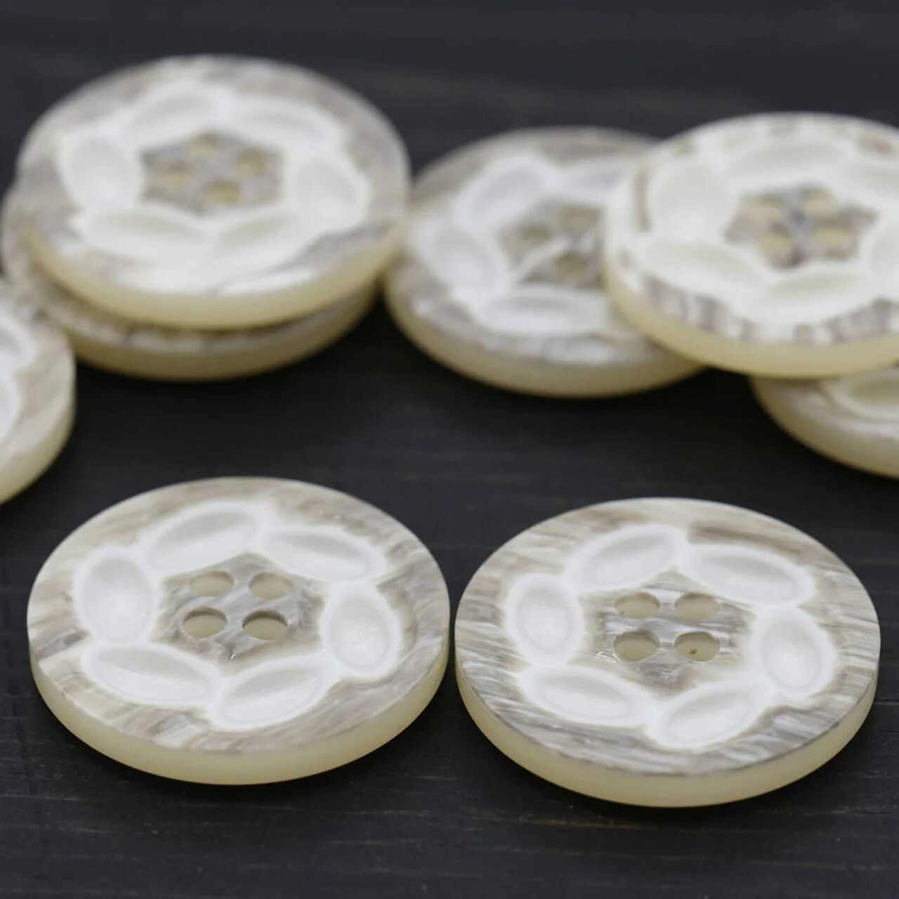 58L 38mm / 1.4" Beige Shell Look Buttons Swirl Ivory Pattern Large Four Hole Coat Button 4 Pieces